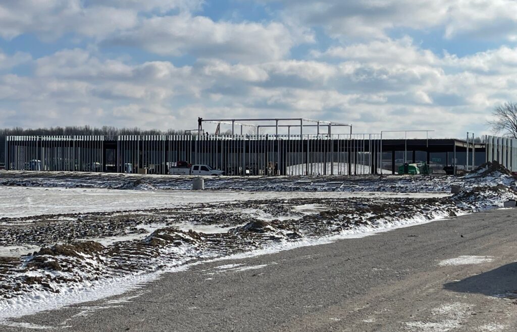 Wide shot of the Mercy Health - Champion Emergency Center.