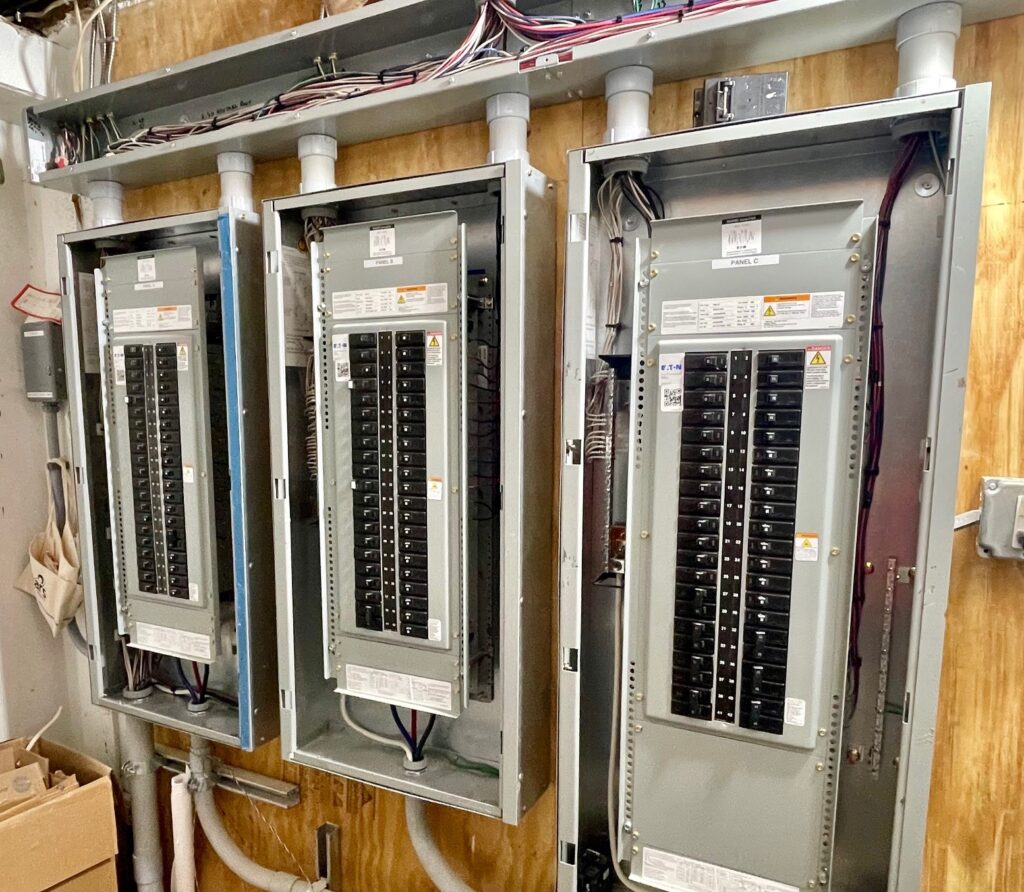 Electrical subpanels